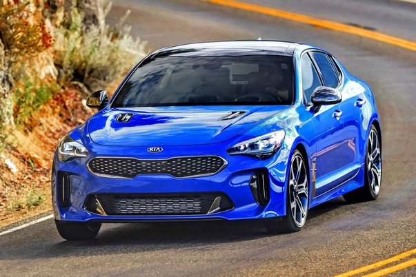 Kia Stinger 2018 lo gia ban chi 725 trieu dong